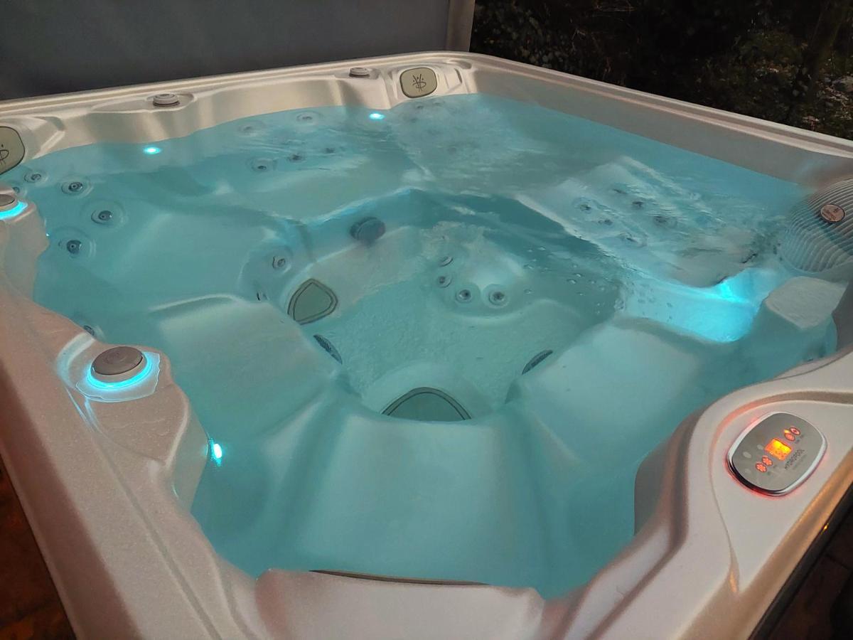 La Casa Rosa Di Segusino With Spa Jacuzzi In Garden Sequsino Luaran gambar