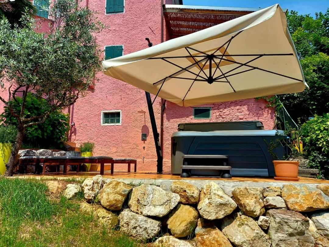 La Casa Rosa Di Segusino With Spa Jacuzzi In Garden Sequsino Luaran gambar